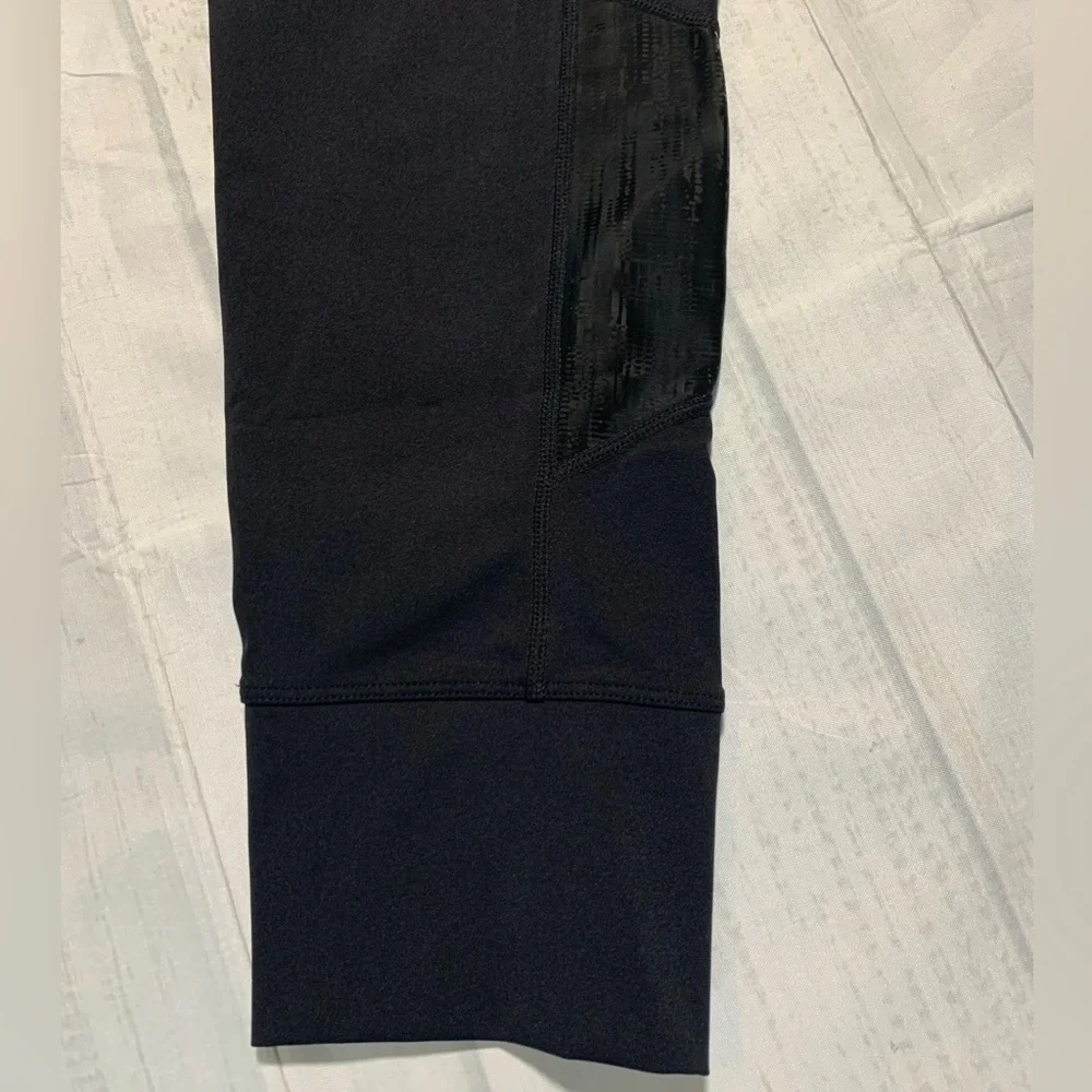 Zyia black leggings. Crop. Size 12. - Picture 6 of 12